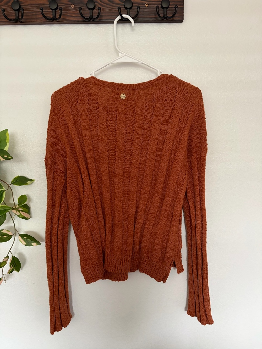 Rip Curl Rust Ribbed Crewneck Sweater - Picture 4 of 4